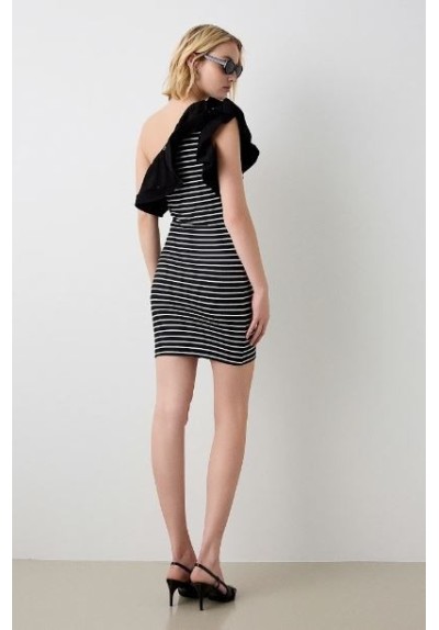 VESTIDO ASIMÉTRICO