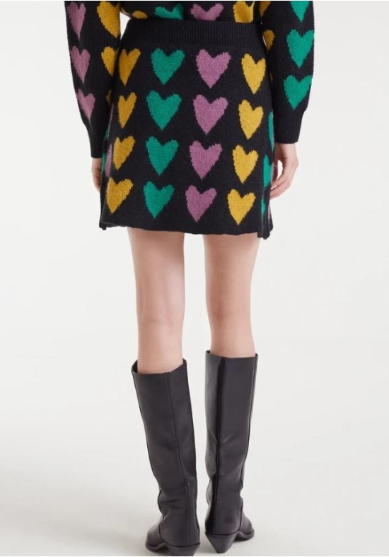FALDA CORTA ESTAMPADO CORAZONES