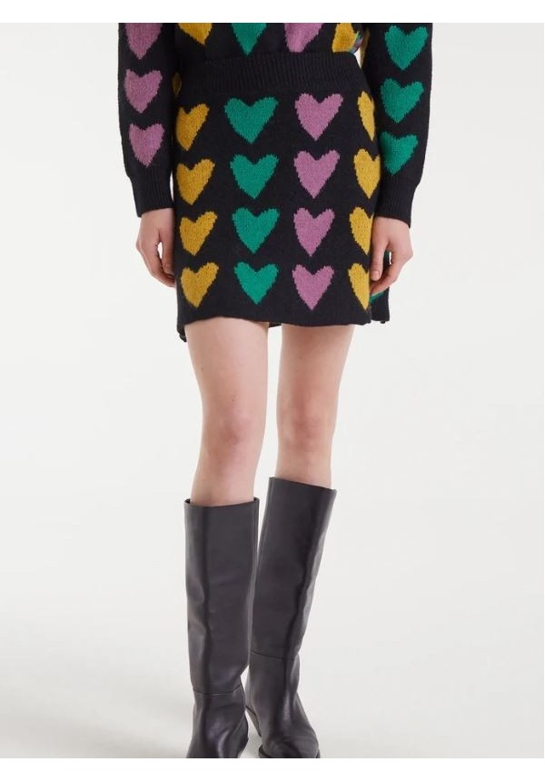 FALDA CORTA ESTAMPADO CORAZONES
